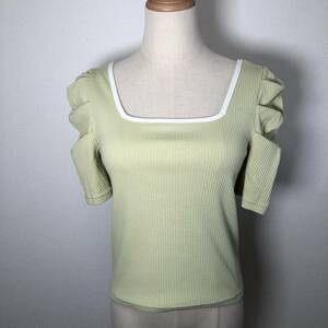 WS0225 美品 INGNI イング レディース Tシャツ 半袖 かわいい M グリーン（緑） 無地 コットン混紡 華やか 美しい ギャザー袖　ボリューム