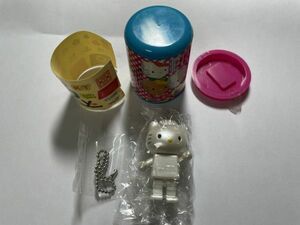 HELLO KITTY キティーちゃん　白 ①　メタリック？　25年くらい前　長期ストック品