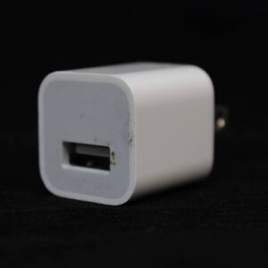 a05758Apple 5W USB 電源アダプタ【USED】