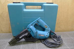 EE2088 Makita オートパックスクリュードライバー 6833 100V 5A 回転数4700rpm 消費電力470W ケース付 動作確認済 /100