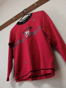 assk6-474☆子供服/キッズ　adidas/アディダス　男児向け　長袖Tシャツ　トップス　スポーティー　丸首　赤　綿混素材