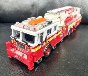 T407【中古】コード3 12190 「FDNY エアリアルスコープラダー (#31)」 1/64 ダイキャスト消防車