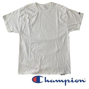 輸入古着　champion ワンポイント刺繍Tシャツ