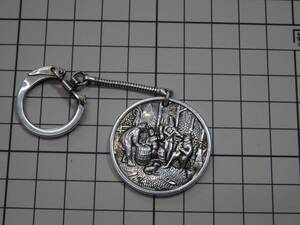 No.754284 DENMARK製KEY HOLDER 洋白銀メッキ・表：楽器を奏でる人・裏面：JHS DENMARK＆DOLPHIN刻印　径：35mm.Weight;30gr.