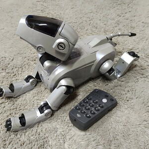 A111816 1円〜 SONY AIBO ソニー アイボ ERS-111 バーチャルペット 犬型 ロボット リモコン付き 現状品 ジャンク