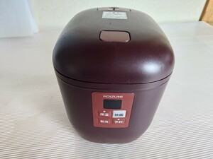 コイズミ製 炊飯器 0.5〜1.5合 (KSC-1512)／ライスクッカーミニ ブラウン 一人暮らし 単身 夫婦 カップル キッチン ご飯 台所 家電 KOIZUMI