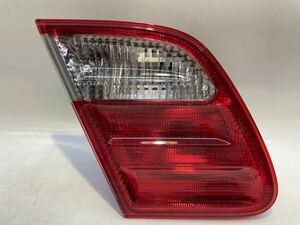 ベンツ　W210 Eクラス　左テールランプ　左テールライト　内側　純正新品 A2108203764 （管理番号B93）