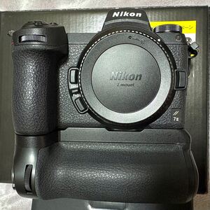 Nikon Z 7II, パワーバッテリーパック MB-N11