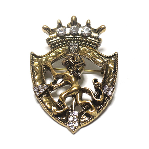 【ラペルピン★ブローチ】獅子の紋章　ライオン　王冠　盾　クラウン　シールド　ゴールド　キラキラ　pin-0870