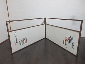 J04907 【 美品 茶道具 桑枠 こけし絵 風炉先屏風 両面使う 上透 落款 作者不明 箱無 】 検) 茶室道具 炉風炉兼用 茶室仕切り 衝立 結界ⅵ