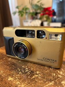 【人気のゴールド 撮影可能】 コンタックス CONTAX T2 高級コンパクトフィルムカメラ Carl Zeiss Sonnar 38mmレンズ搭載 1円