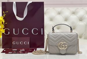 ●極美品●新品未使用 グッチ Gucci Marmont MINI TOP HANDLE BAG 811238 チェーンストラップが付属します
