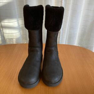 新品未使用　UGG ロングブーツ　黒　サイズ25cm