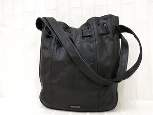 ◆美品◆GUCCI グッチ◆パイソン型押し◆カーフ レザー 本革◆ショルダー バッグ◆ブラック シルバー金具◆イタリア製◆肩掛け◆A8904