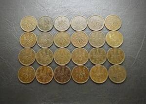 桐1銭青銅貨 送料無料 24枚まとめて（15795）年号は写真で　 古銭 骨董　アンティーク　日本 貨幣　菊の紋章 お宝