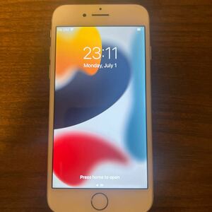 iPhone7 Apple MNCF2J/A 32GB シルバー au 