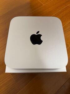 Apple Mac mini M2 2023モデル【M2チップ/メモリ:16GB/SSD:512GB】