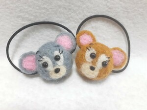 羊毛フェルト ハンドメイド ネズミちゃん　ねずみ ヘアゴム 髪飾り　髪ゴム