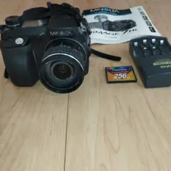 MINOLTA　乾電池式 　CF付き　dimage 7ht　　デジタルカメラ