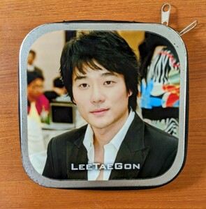 CD/DVD収納ケース「イ・テゴン」韓国製。中古。１６枚収納。角型。（直径16×厚さ3cm）