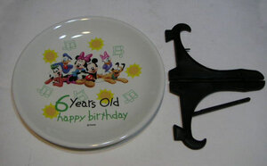 ミッキー＆フレンズの6years old happy birthdayのお皿。 