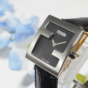 フェンディ FENDI フェンディマニア 革ベルト メンズ 腕時計 シルバー C358