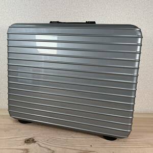 1円　極美品　RIMOWA リモワ アタッシュケース　ビジネスバッグ　ダイヤルロック式 シルバー　9500