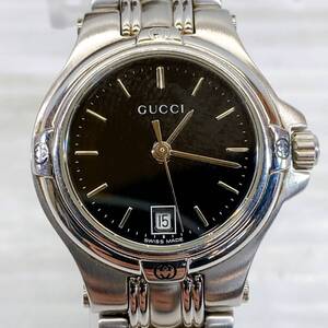 ■ GUCCI グッチ レディース 腕時計 9040L デイト クォーツ QZ シルバー SS 黒文字盤 ■