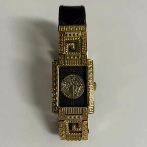 ★115 ヴェルサーチ Versace 腕時計 アナログ クォーツ 時計 本革 ヴィンテージ