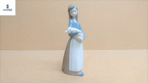 N-61 廃盤 希少 LLADRO リヤドロ 1011 子豚を抱く少女 女の子 ブタ フィギュリン 西洋磁器 人形 置物 girl piglet pig figurine object 