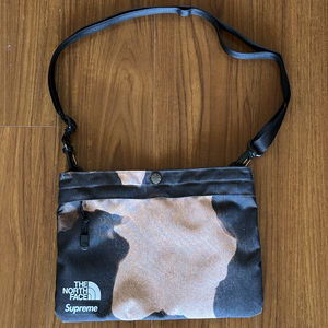 Supreme◆2021FW/The North Face Bleached Denim Print Shoulder Bag/ブラック/黒/シュプリーム/ノースフェイス