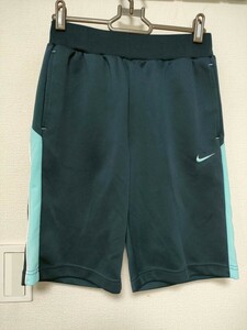 ☆【NIKE】ハーフパンツ☆スポーツウェア☆150〜160☆Lサイズ☆キッズ☆USED【246】