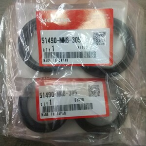 RVF400 NC35 フロントフォークシールセット　純正未使用品　新品　1台分