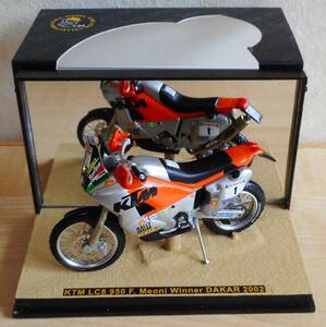 《F.メオーニ・アクリルミラー・カスタム》 1/24 KTM LC8 950 #1 F.Meoni 2002 ダカールラリー【イクソ(IXO)】