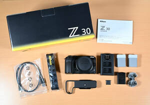 【新品同様】Nikon Z30 ボディ【おまけ多数】