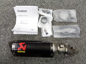 ・〇 【AKRAPOVIC(アクラポヴィッチ)】 S-K6SO7-HZCJPA S/O カーボン ZX-6R 19 〇 E