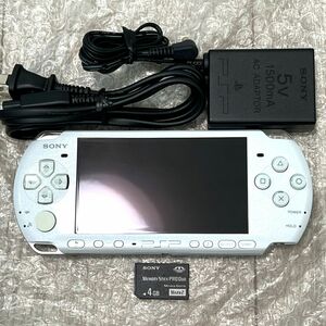 〈美品・動作確認済み・最終型〉PSP-3000 本体 パールホワイト ＋メモリースティック 4GB PlayStation Portable 薄型