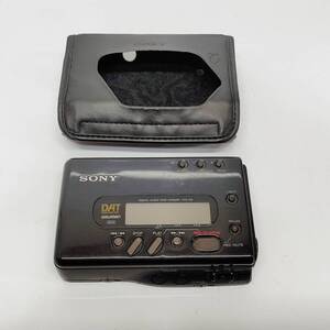 ●ソニー TCD-D8 DATウォークマン SONY ブラック ポータブル レコーダー プレーヤー WALKMAN 録音 再生 S3804