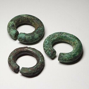 花◆6世紀 古墳時代後期 青銅製耳環3点 銀環・銅環 発掘出土品 25 装身具 青銅器勾玉とんぼ玉