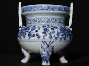 【瓏】陶磁器 青花三足炉 元代 染付 置物擺件 古美術 陶芸 骨董品 蔵出