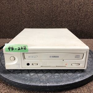 98-228 激安 レトロPC パーツ 外付け CD-R/RWドライブ 16/10/40倍速 YAMAHA CRW2100SX SCSI 通電のみ確認 ジャンク