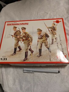 送料込み！　ＩＣＭ 1/35 ＷＷⅠ ロシア　歩兵　未組立