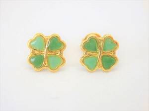 四つ葉のクローバー　スタッドピアス　ハンドメイド／アクセサリー／匿名配送に変更可能／UVレジン