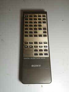 SONY RM-D2000 DATデッキ用リモコン 中古 クリック　送料無料！！