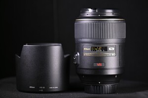 ニコン AF-S MICRO NIKKOR 105mm F2.8 ED ほぼ新品