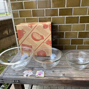 昭和レトロ PYREX ボウルセット 大中小 3点　Φ25cmΦ22cmΦ18cm パイレックス ガラスボウル　岩城硝子　イワキiwaki nb