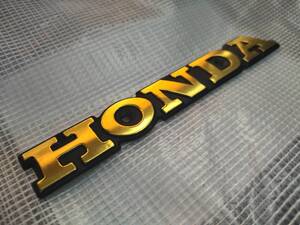 【ゆうパケット送料込】HONDA 3Dエンブレム ゴールド 平面用　縦2.5cm×横16.5cm　ホンダ 金属製 