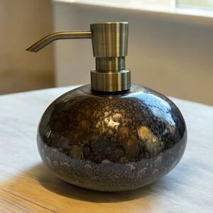 モデルルーム展示品　AQUANOVA Soap dispenser UGOウーゴ ソープディスペンサー / ソープポンプ