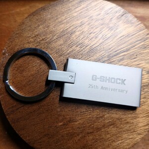 非売品 G-shock 25周年 キーホルダー メタル レザー ノベルティ キーリング