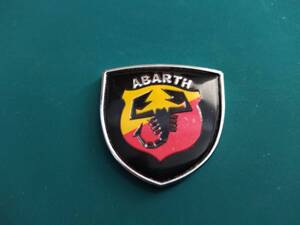 【ゆうパケット送料込】ABARTH(アバルト) ホームベース型ロゴエンブレム ブラック 縦3.9cm×横3.9cm×厚さ2.5ｍｍ　アルファロメオ